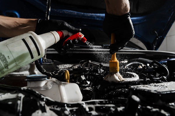 A Guide to Cleaning Your Car’s Engine for Optimal Performance